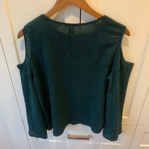 H&M Cold Shoulder Top - Picture 2 of 6